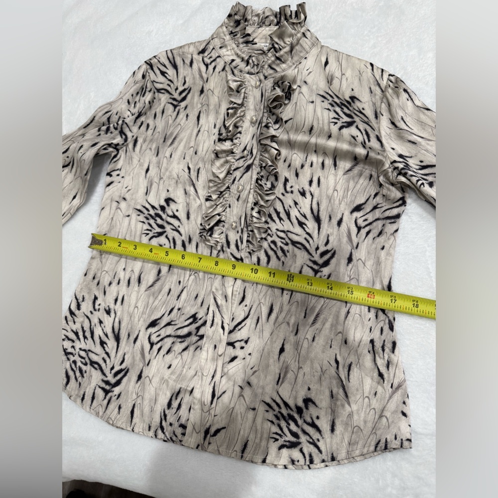 St. John Silk Ruffled Blouse | Long Sleeve High Neck | Neutral Print | L - Picture 11 of 14